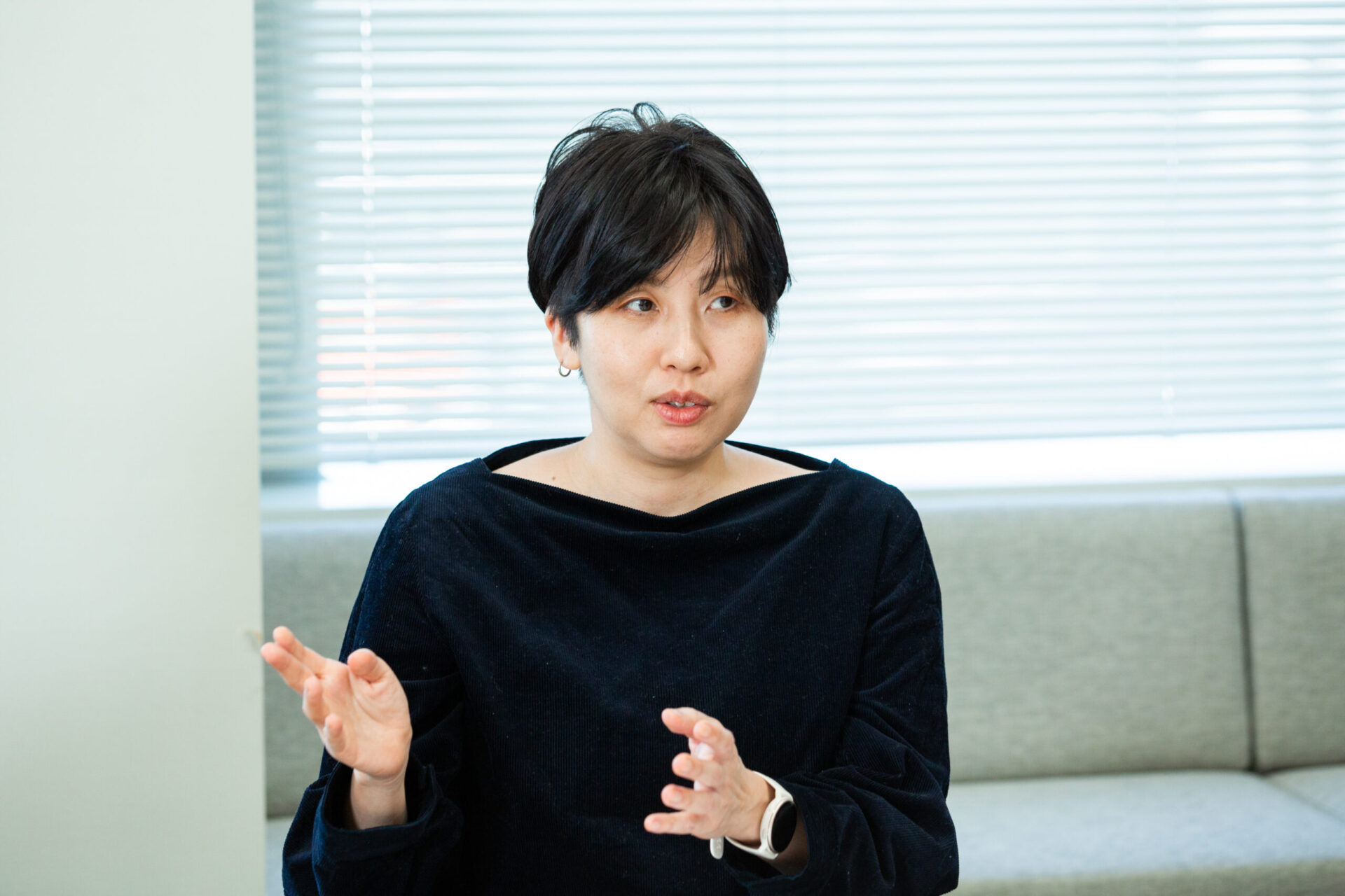 上野菜美子（うえの・なみこ）：インフォバーン執行役員、コミュニケーションデザイン第3事業部ゼネラルマネージャー、アートディレクター。【撮影：栃久保誠】