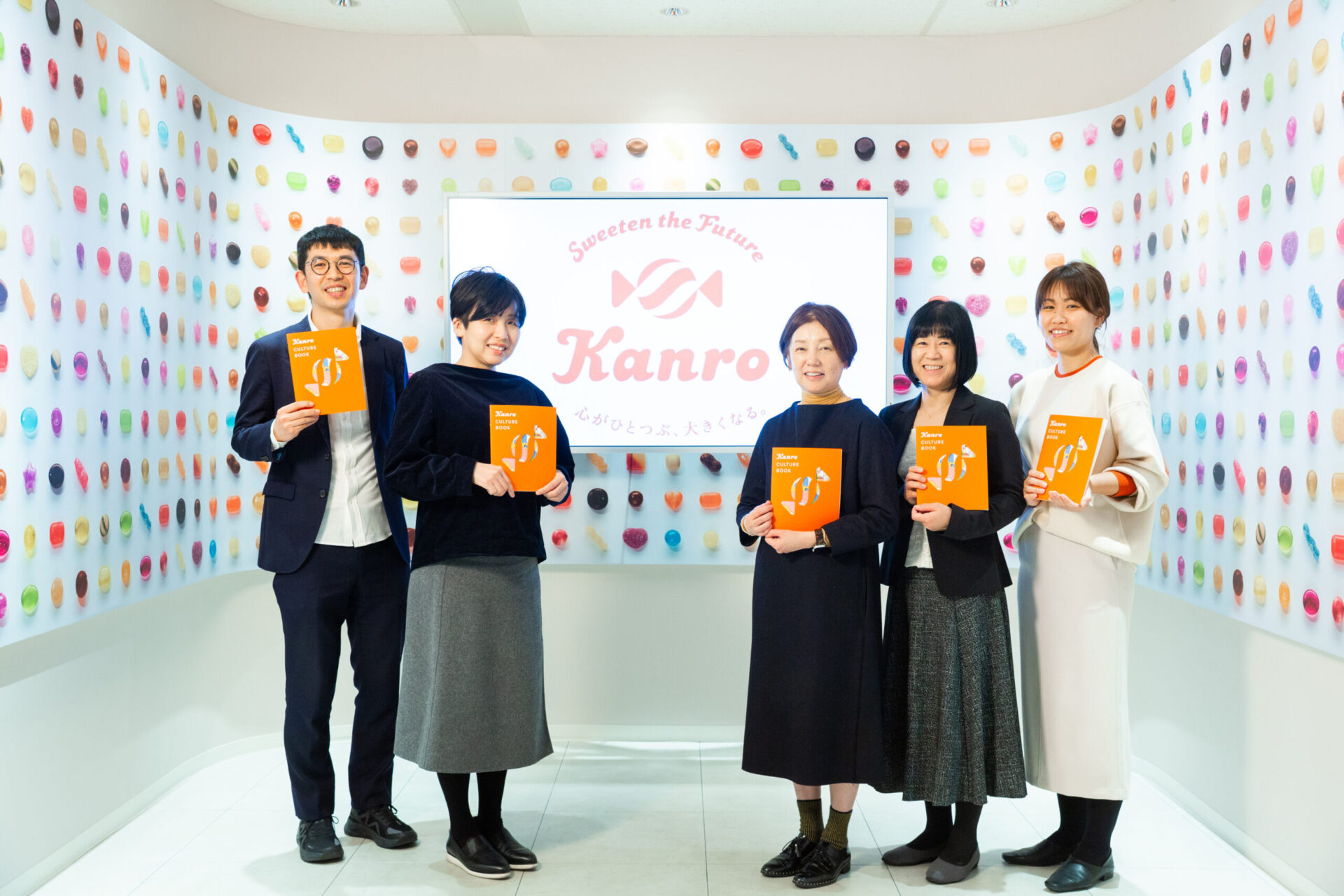 会社のあり方を「社員の振るまい」に落とし込むには？ カンロが取り組んだ“ボトムアップ型”のカルチャーブック制作。のメインビジュアル。